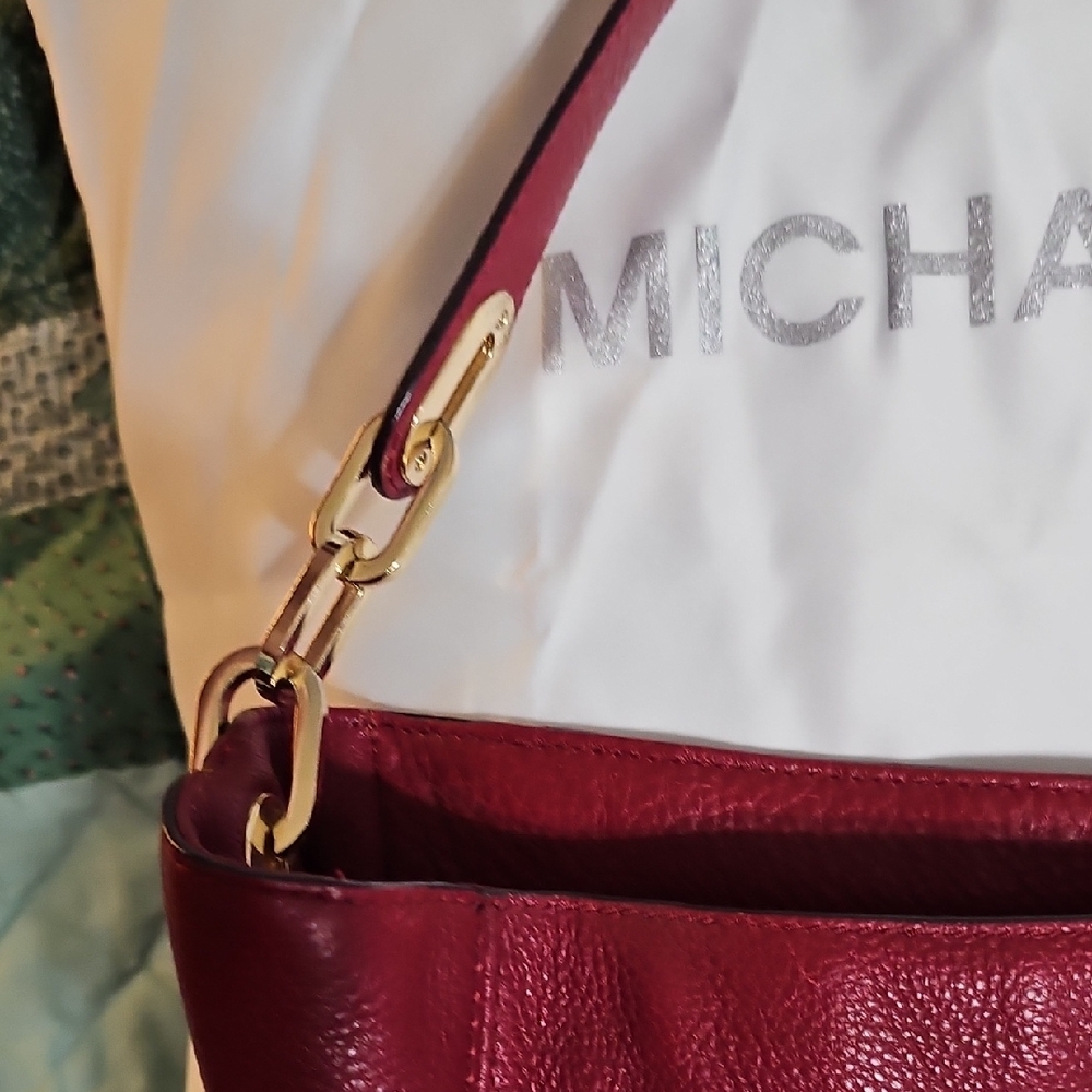 Michael Kors Red Pebbled Leather Shoulder Bag with Gold Hardware - Picture 8 of 9